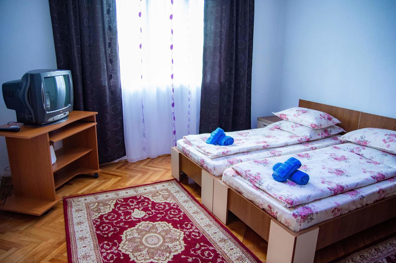 Pensiunea Covaciu Vadu Izei Bagian luar foto